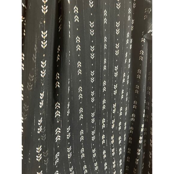 Maurices | Cold Shoulder Arrow Print Dress - Picture 6 of 8